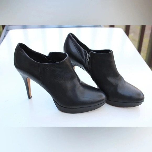 Vince Camuto booties - Picture 1 of 11